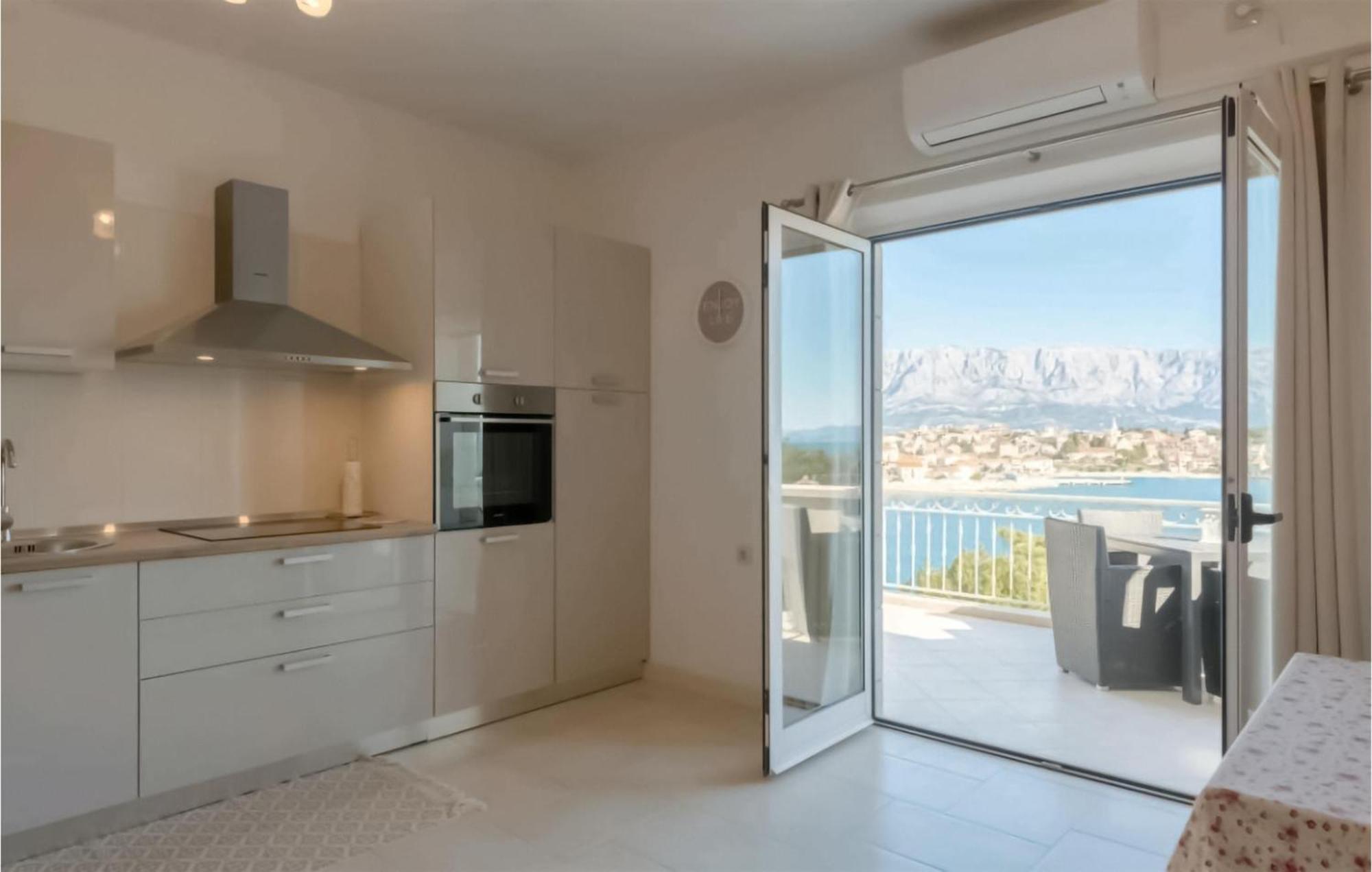 Amazing Apartment In Selca With Wifi Exterior photo